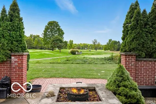 $695,000 | 7105 West St Andrews Avenue, Yorktown, IN 47396