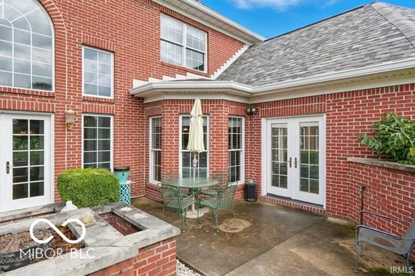 $695,000 | 7105 West St Andrews Avenue, Yorktown, IN 47396