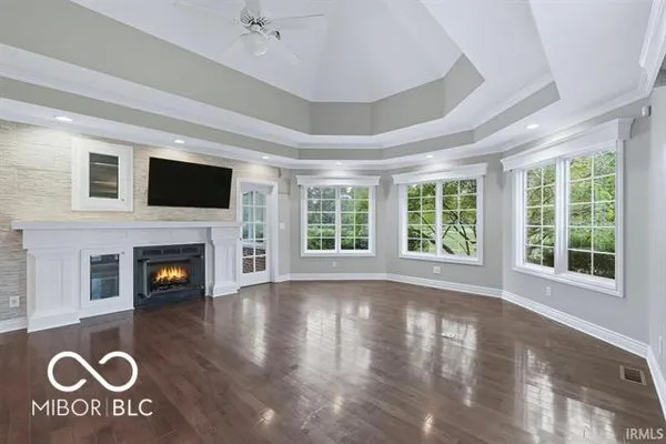 $695,000 | 7105 West St Andrews Avenue, Yorktown, IN 47396