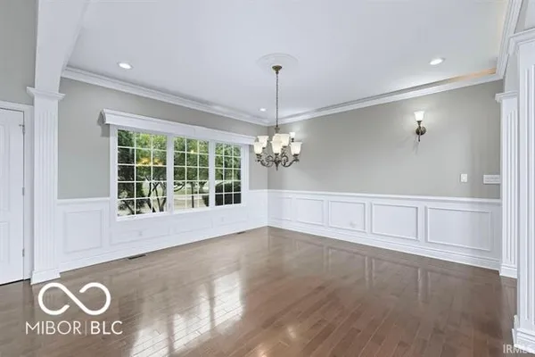 $695,000 | 7105 West St Andrews Avenue, Yorktown, IN 47396