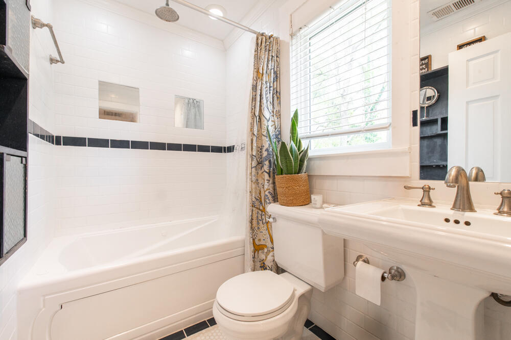 3023 Wrightsboro Road Augusta, GA 30909 - Photo 14 of 31 Full Bath!