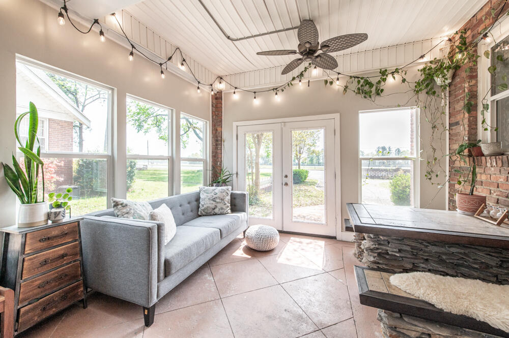 3023 Wrightsboro Road Augusta, GA 30909 - Photo 17 of 31 Cozy Sunroom!