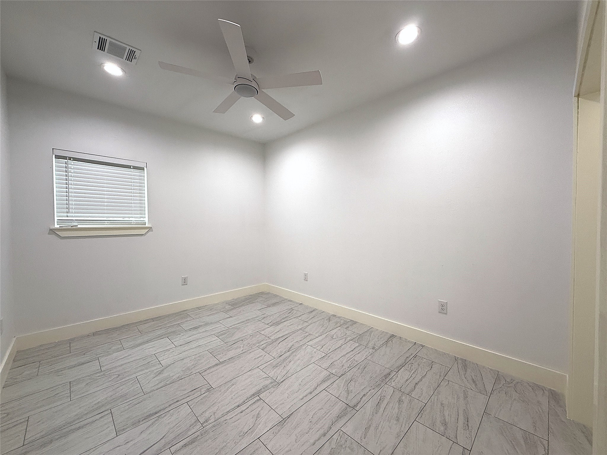 6708 Conley Street, Unit A Houston, TX 77021 - Photo 22 of 24 Bedroom #3