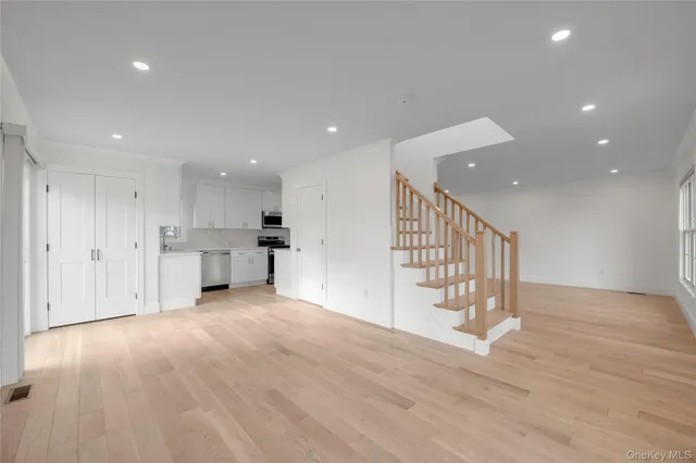 $8,500 | 1 Manhasset Avenue, Unit B, Port Washington, NY 11050