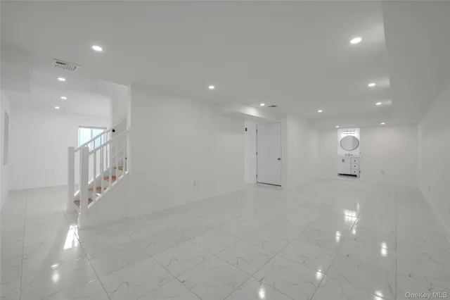 $8,500 | 1 Manhasset Avenue, Unit B, Port Washington, NY 11050