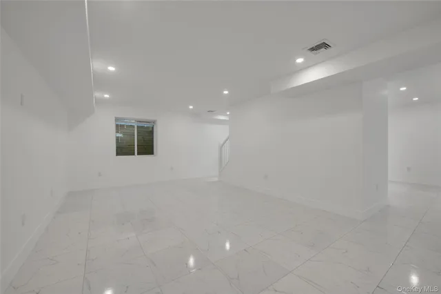 $8,500 | 1 Manhasset Avenue, Unit B, Port Washington, NY 11050