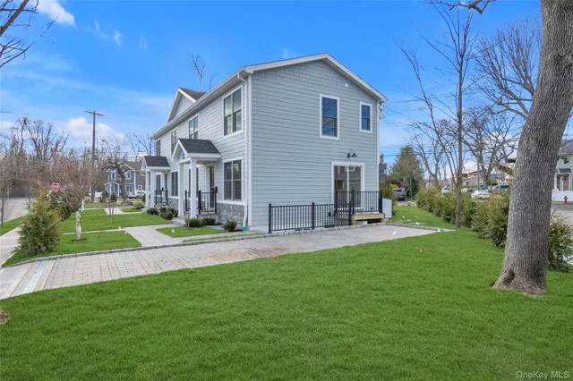 $8,500 | 1 Manhasset Avenue, Unit B, Port Washington, NY 11050