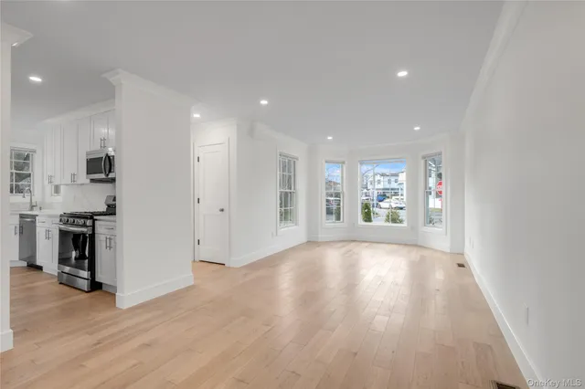 $8,500 | 1 Manhasset Avenue, Unit B, Port Washington, NY 11050