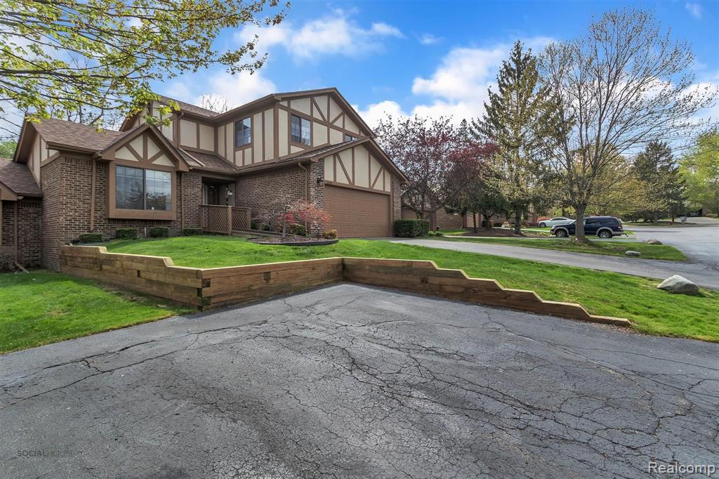22311 Chelsea Lane Novi, MI 48167 - Photo 2 of 49