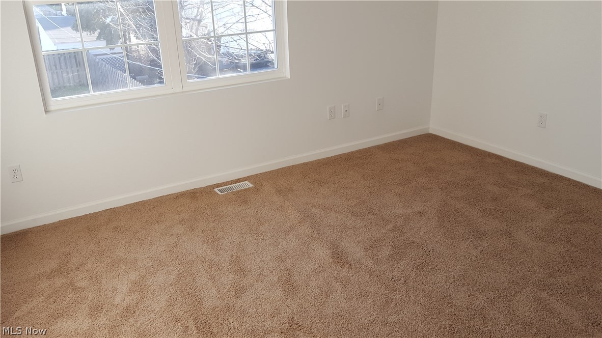 18310 Cornwall Road Cleveland, OH 44119 - Photo 15 of 25 Gallery Image 15