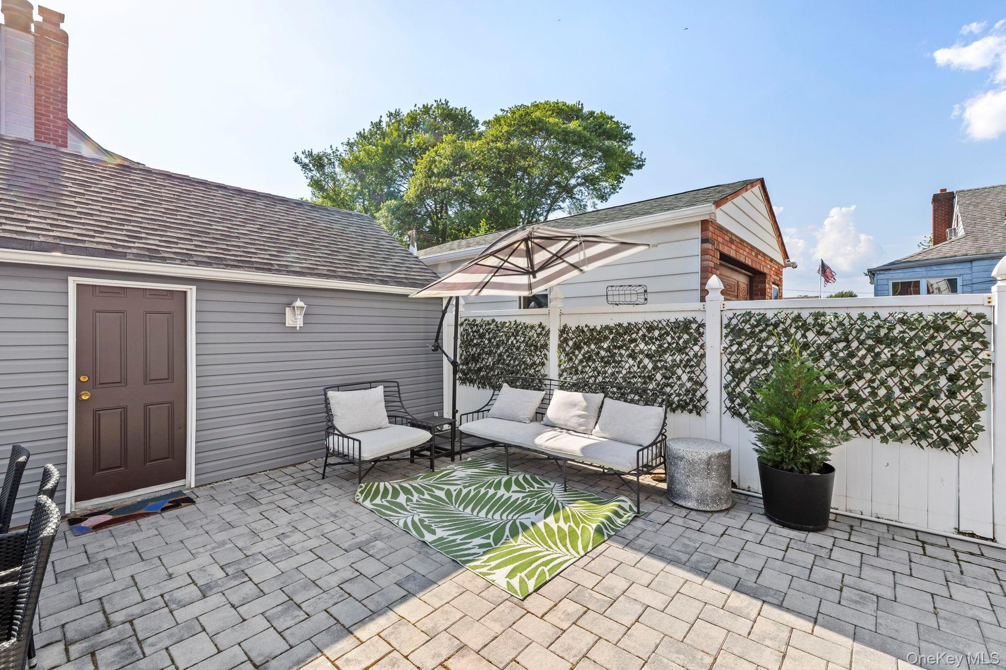 80 Central Boulevard Merrick, NY 11566 - Photo 28 of 31