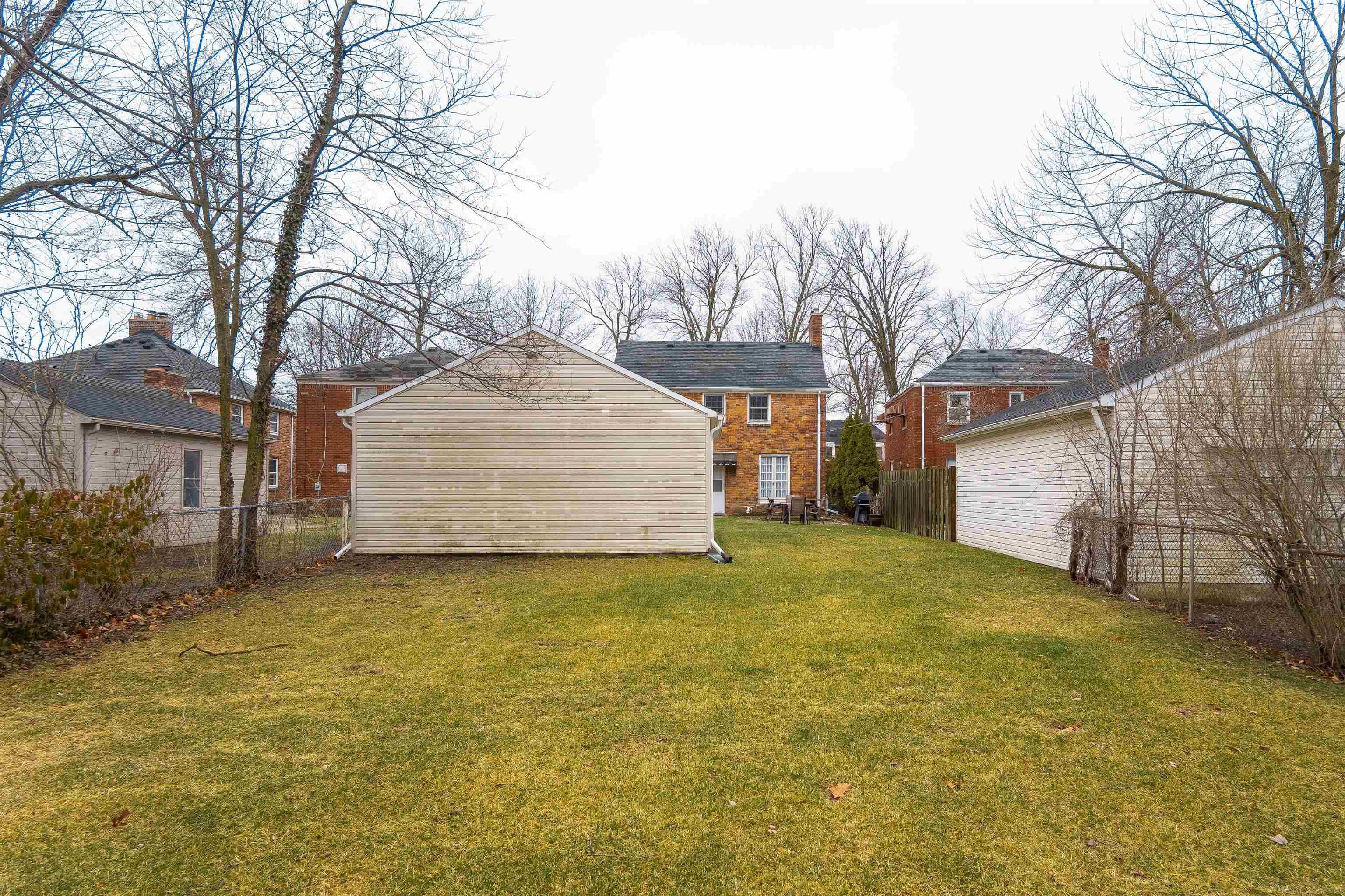 1644 Severn Road Grosse Pointe Woods, MI 48236 - Photo 11 of 45