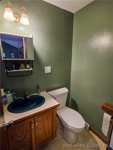 $325,000 | 11237 Wildwood Drive, Versailles, MO 65084