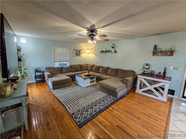 $325,000 | 11237 Wildwood Drive, Versailles, MO 65084