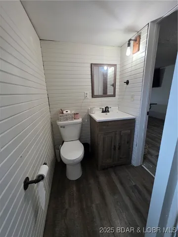 $325,000 | 11237 Wildwood Drive, Versailles, MO 65084