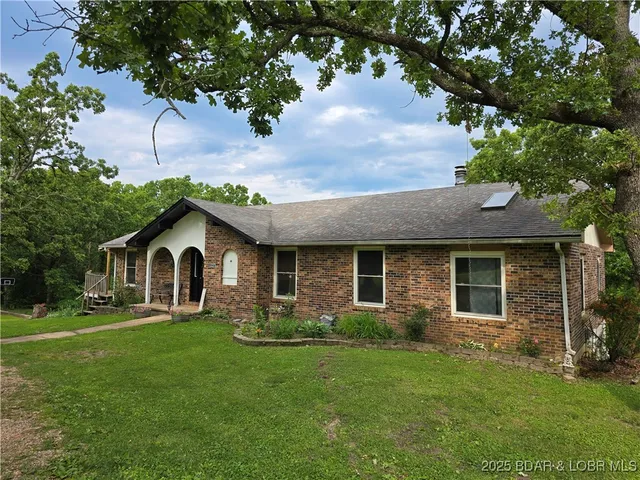 $325,000 | 11237 Wildwood Drive, Versailles, MO 65084