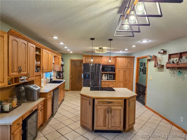 $325,000 | 11237 Wildwood Drive, Versailles, MO 65084