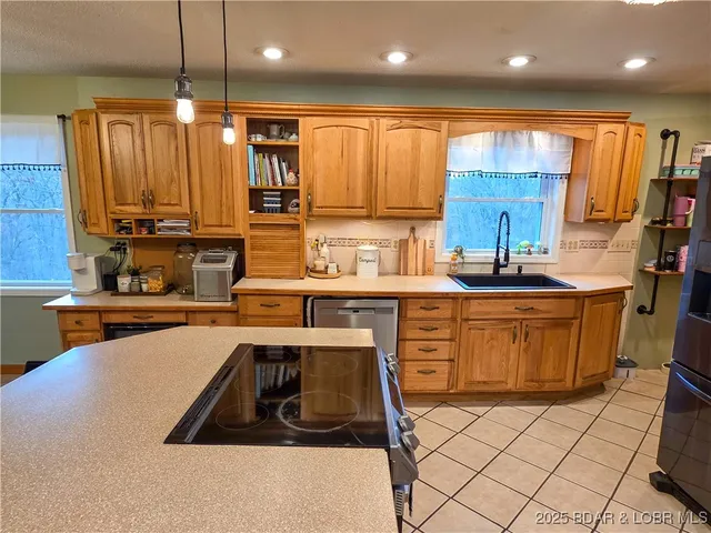 $325,000 | 11237 Wildwood Drive, Versailles, MO 65084