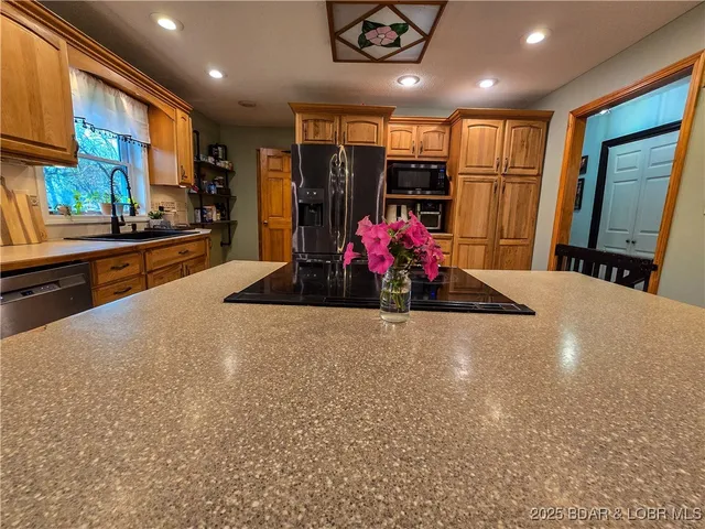 $325,000 | 11237 Wildwood Drive, Versailles, MO 65084