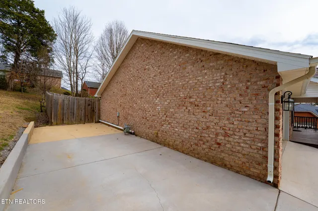 $329,900 | 8001 Dove Wing Lane, Knoxville, TN 37938