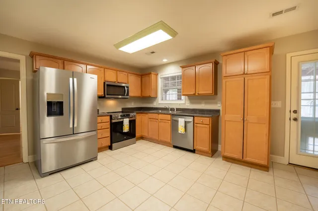 $329,900 | 8001 Dove Wing Lane, Knoxville, TN 37938