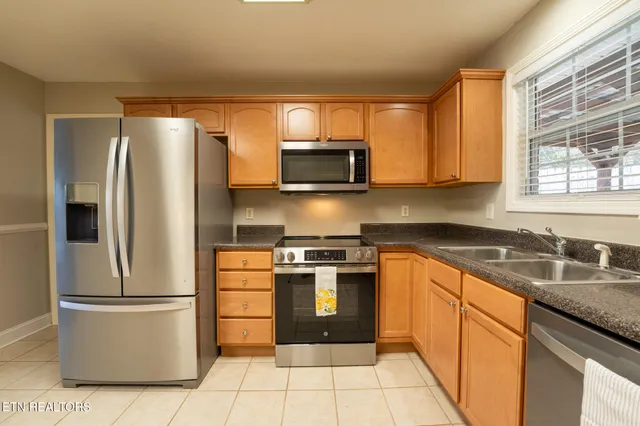 $329,900 | 8001 Dove Wing Lane, Knoxville, TN 37938