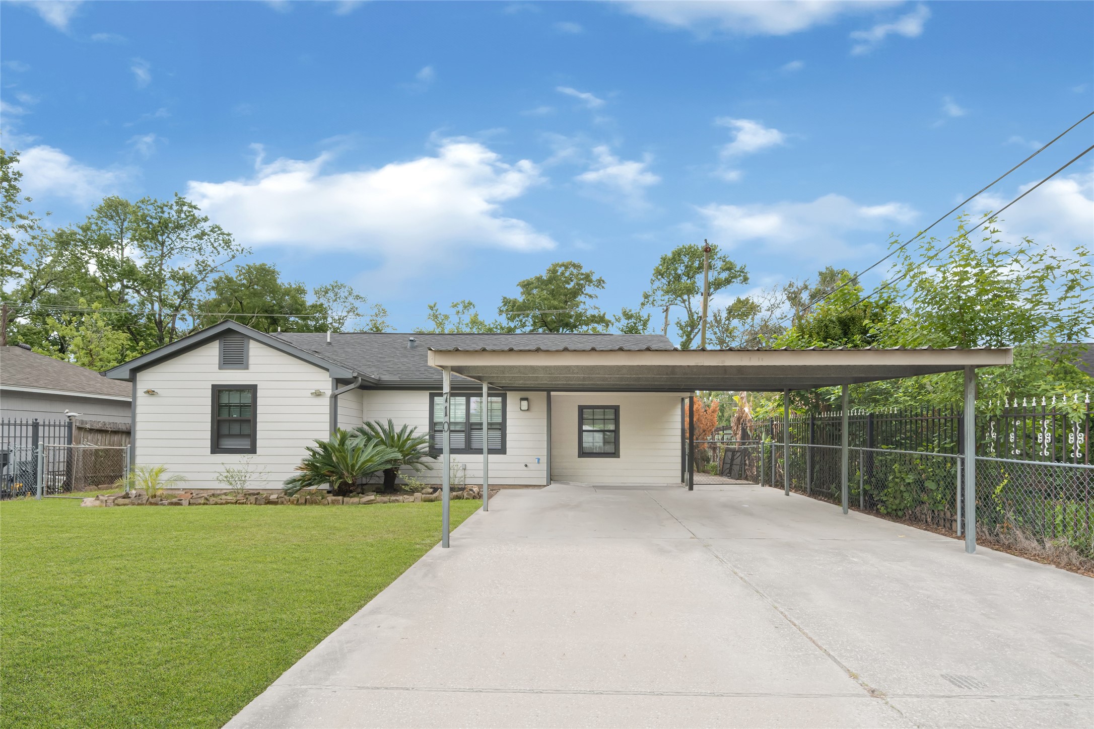710 Woodhue Street Channelview, TX 77530 - Photo 2 of 26