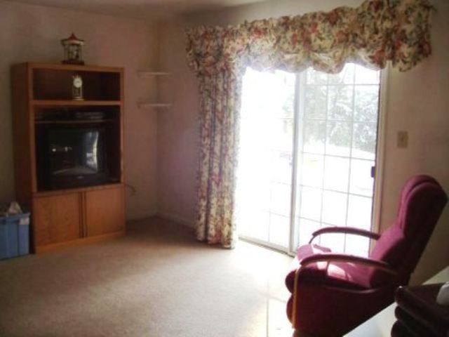 33 Round Table Road Saratoga Springs, NY 12866 - Photo 5 of 11 Photo 5