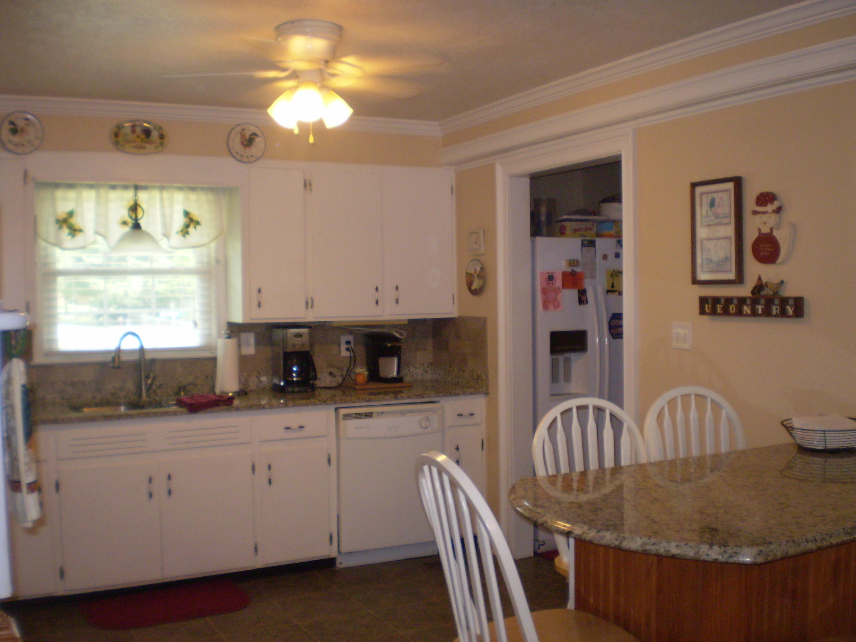 637 Richmond Road Rockingham, NC 28379 - Photo 5 of 29 Kitchen