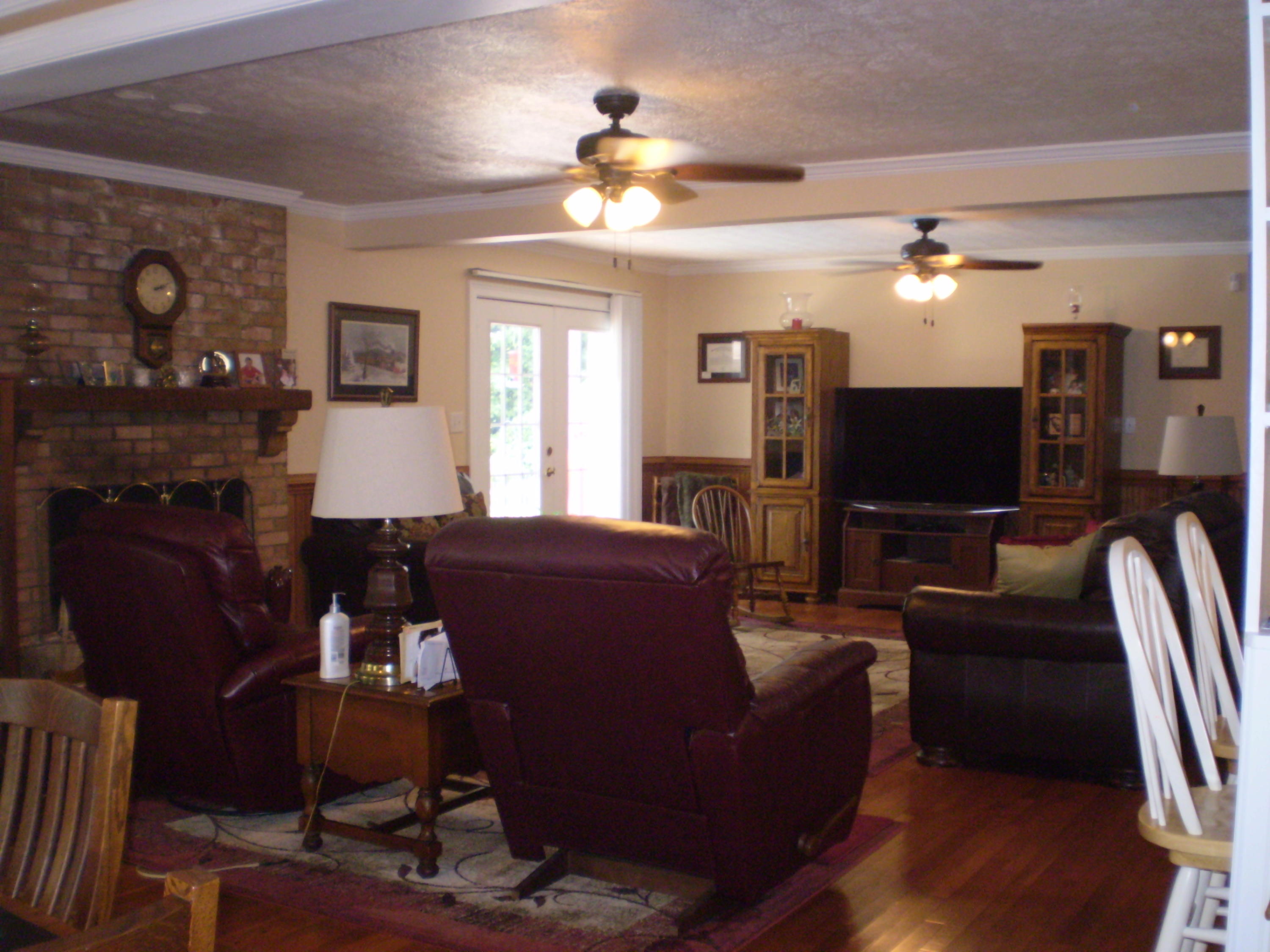 637 Richmond Road Rockingham, NC 28379 - Photo 6 of 29 Living Room