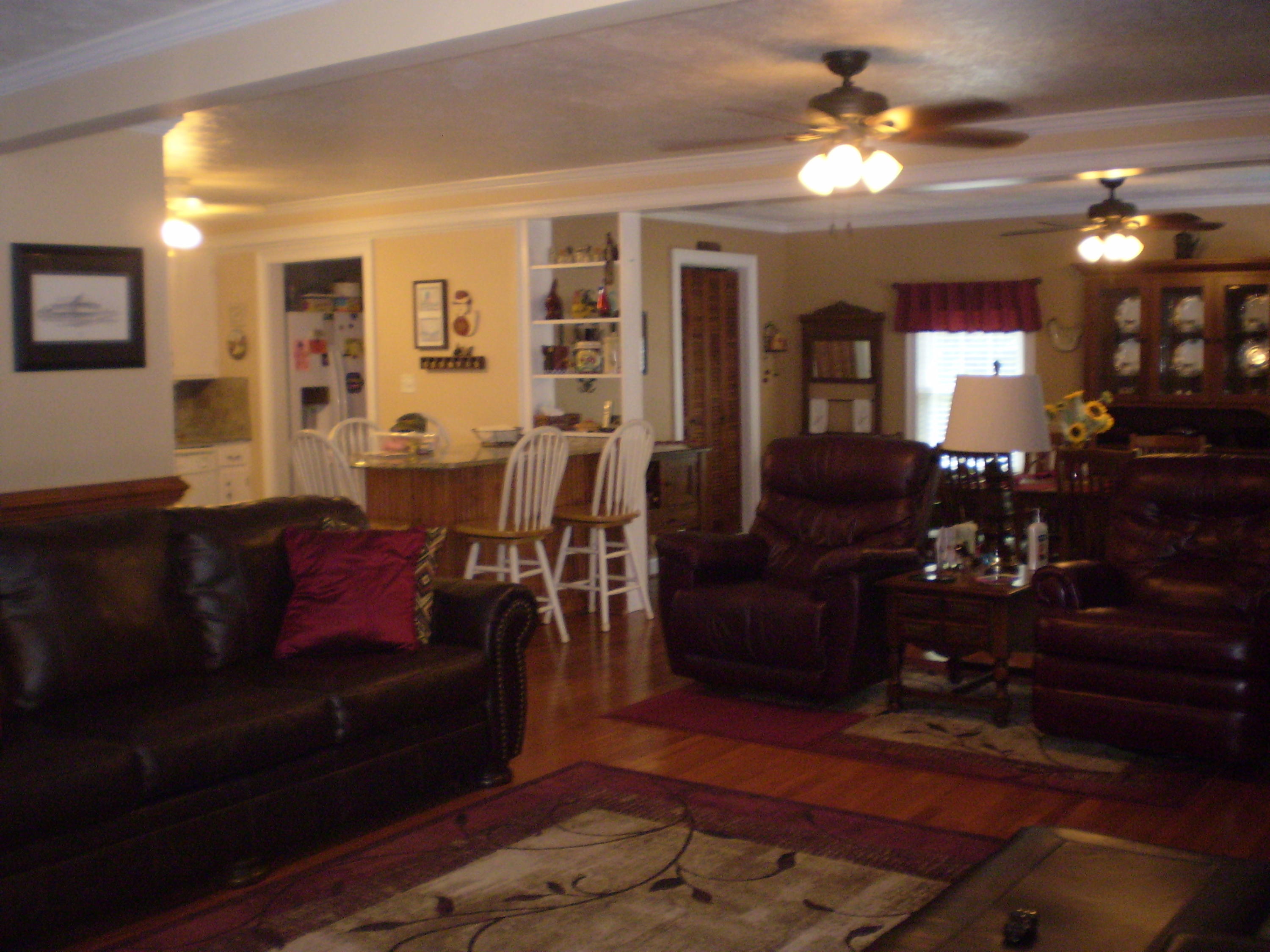 637 Richmond Road Rockingham, NC 28379 - Photo 10 of 29 Living Room