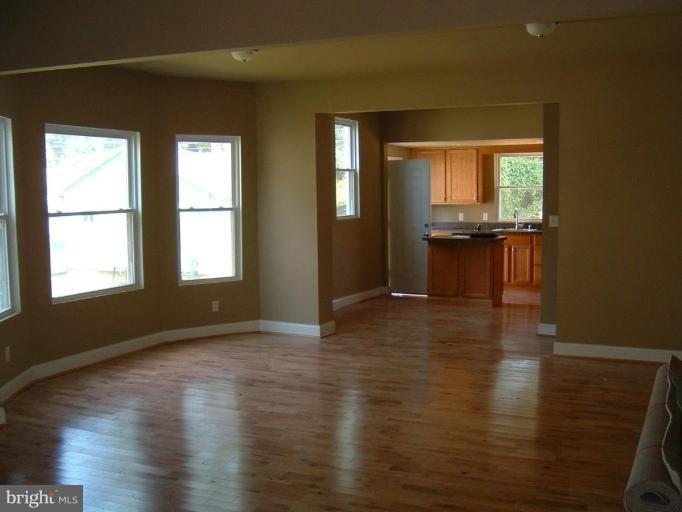 4014 Dorchester Road Baltimore, MD 21207 - Photo 2 of 4 Dining & Kitchen