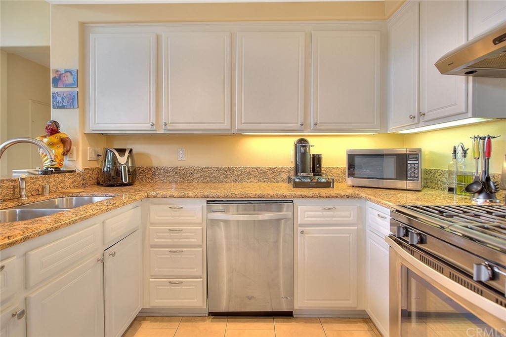 2686 Dunstan Drive Tustin, CA 92782 - Photo 12 of 37