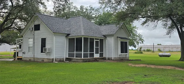 $180,000 | 1011 6th Street, East Bernard, TX 77435