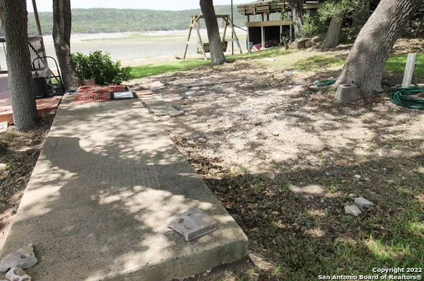 a view of a yard
