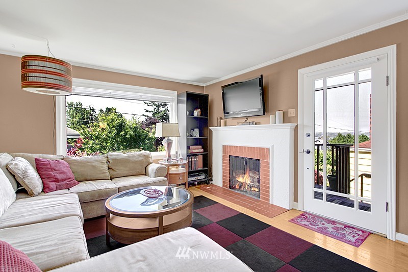 4138 Southwest Rose Street Seattle, WA 98136 - Photo 2 of 15