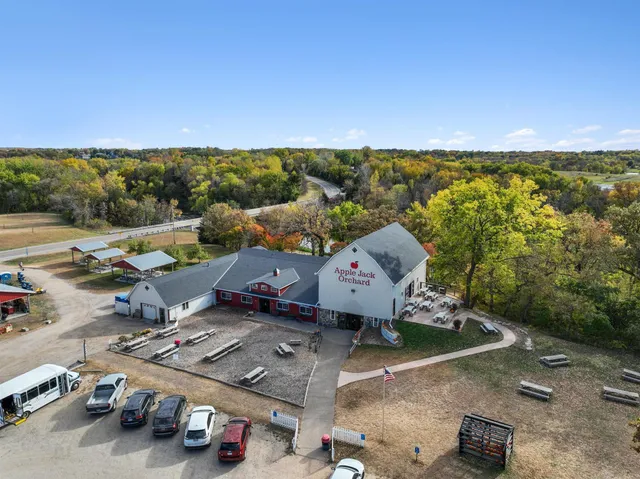 $415,000 | 954 Silvercreek Avenue West, Delano, MN 55328