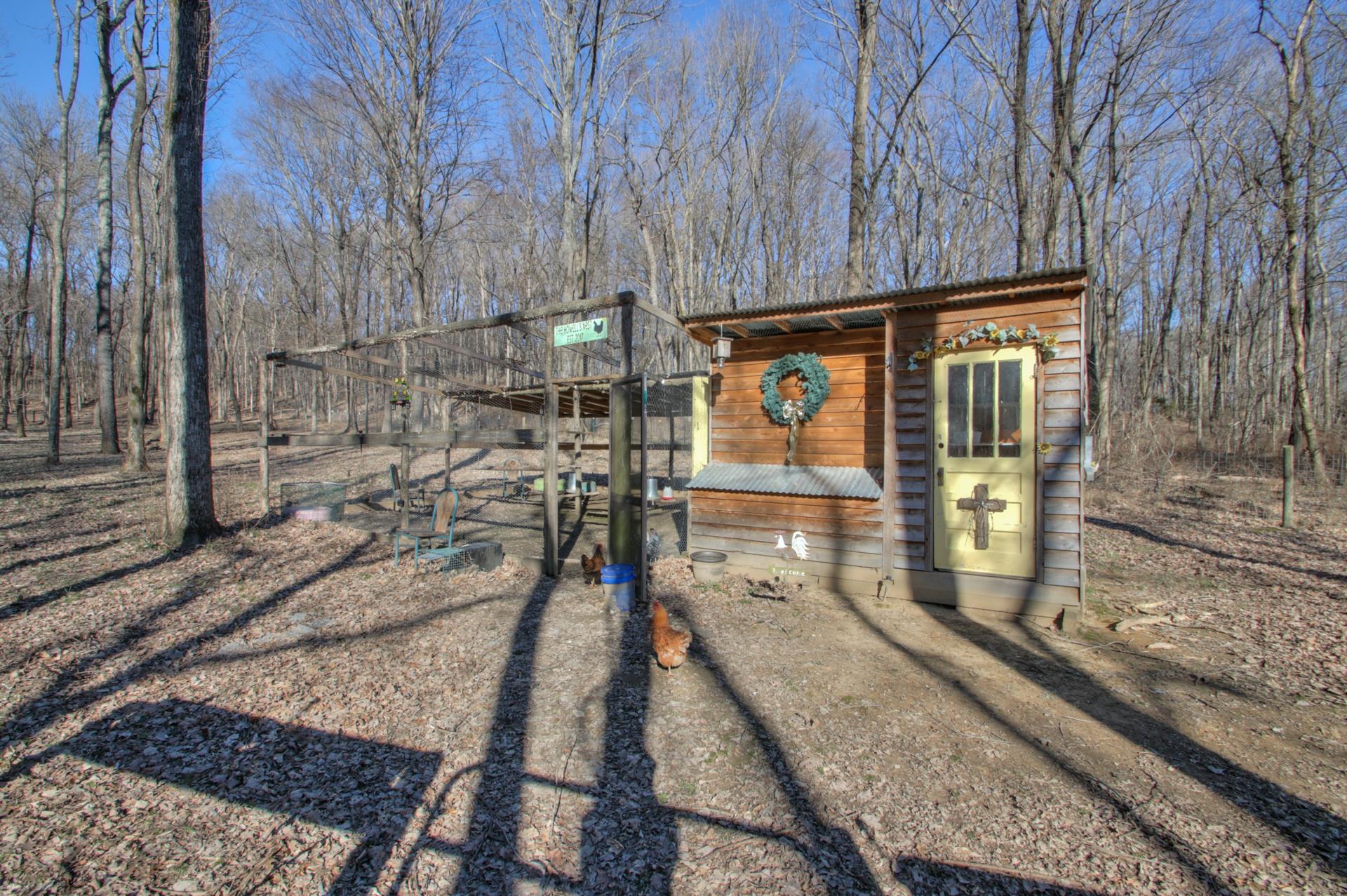 175 Holloway Road Lebanon, TN 37090 - Photo 23 of 30 a view of a pathway of a house