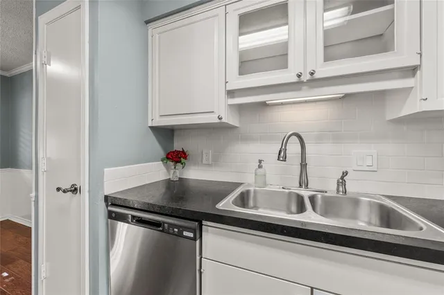 a close view of sink and tap