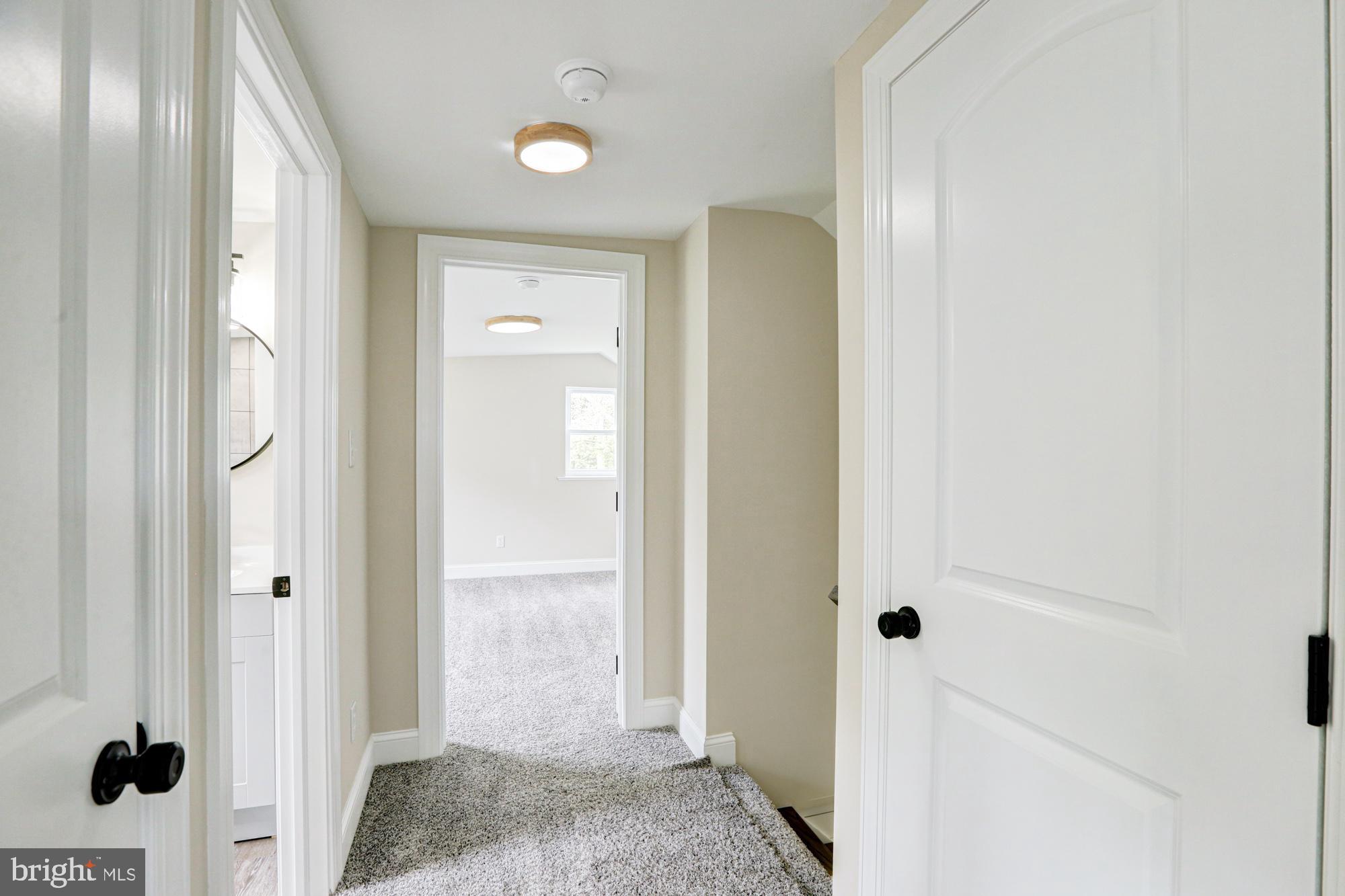 455 Fort Mott Road Pennsville, NJ 08070 - Photo 14 of 97 Hallway to Master Bedroom