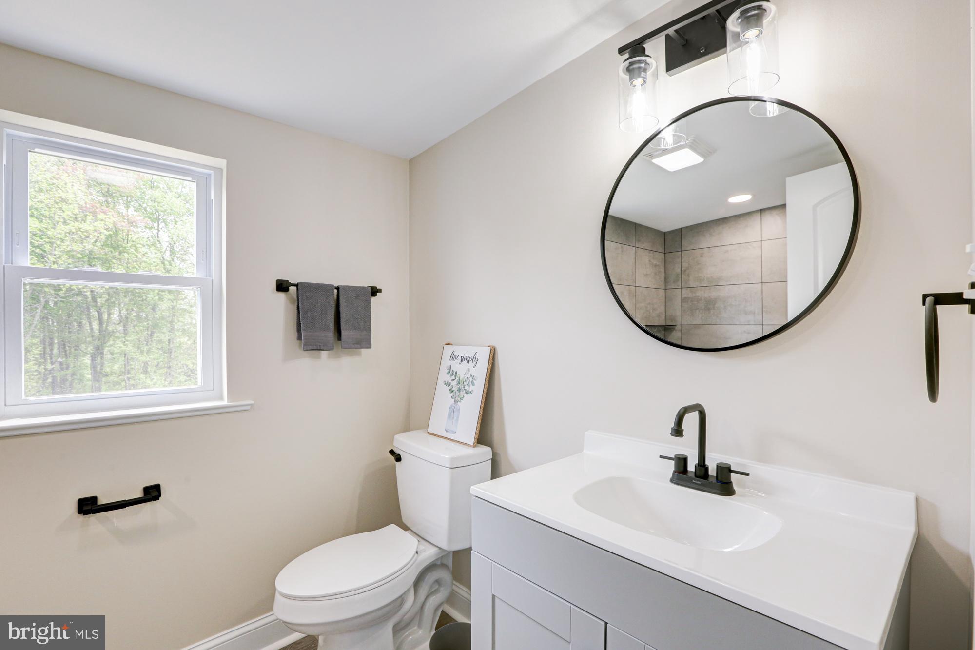 455 Fort Mott Road Pennsville, NJ 08070 - Photo 22 of 97 Upstairs Full Bathroom