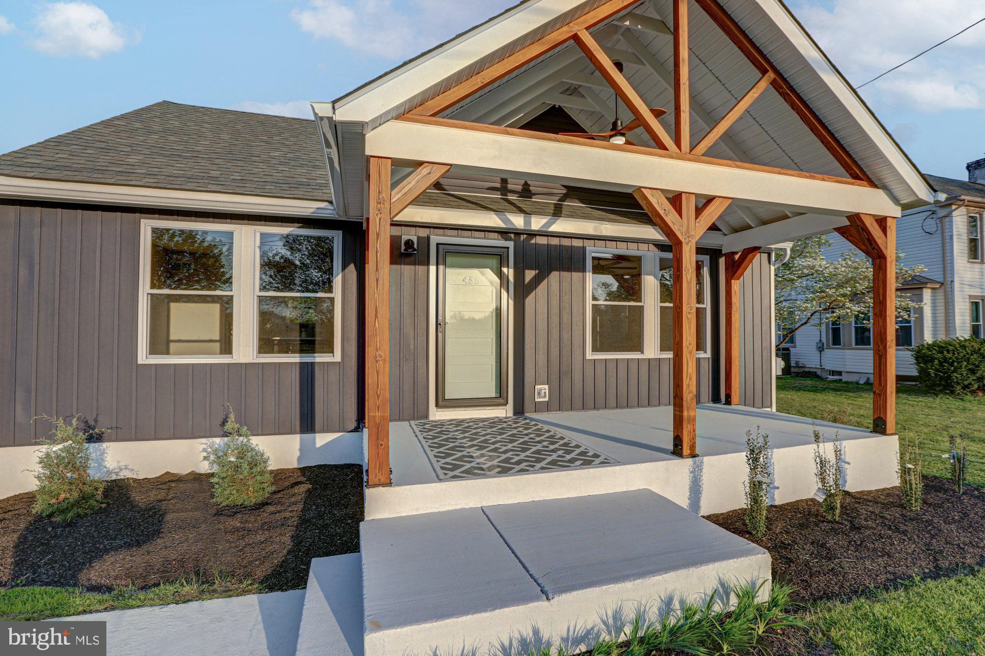 455 Fort Mott Road Pennsville, NJ 08070 - Photo 5 of 97 Front Porch