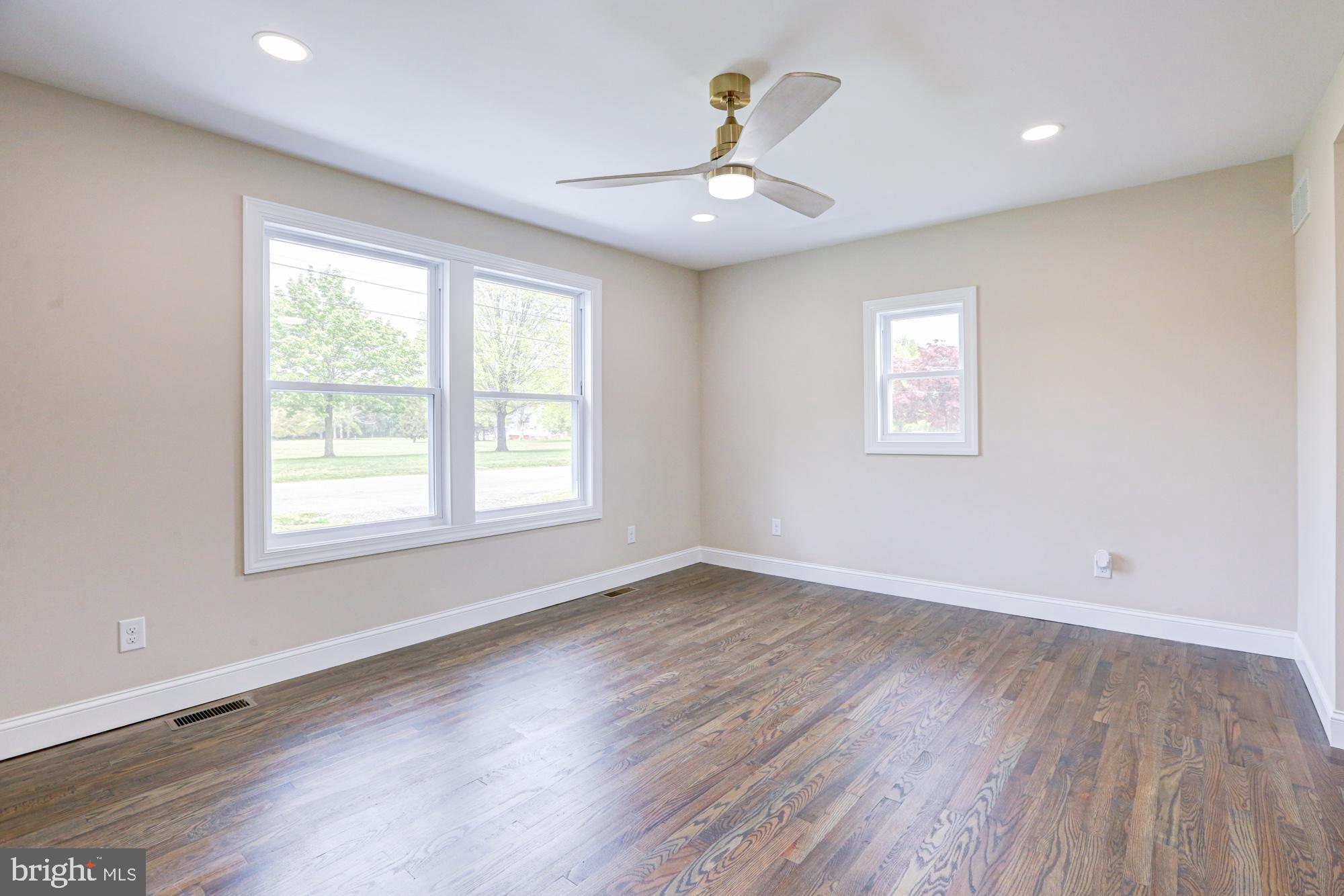 455 Fort Mott Road Pennsville, NJ 08070 - Photo 51 of 97 Living Room