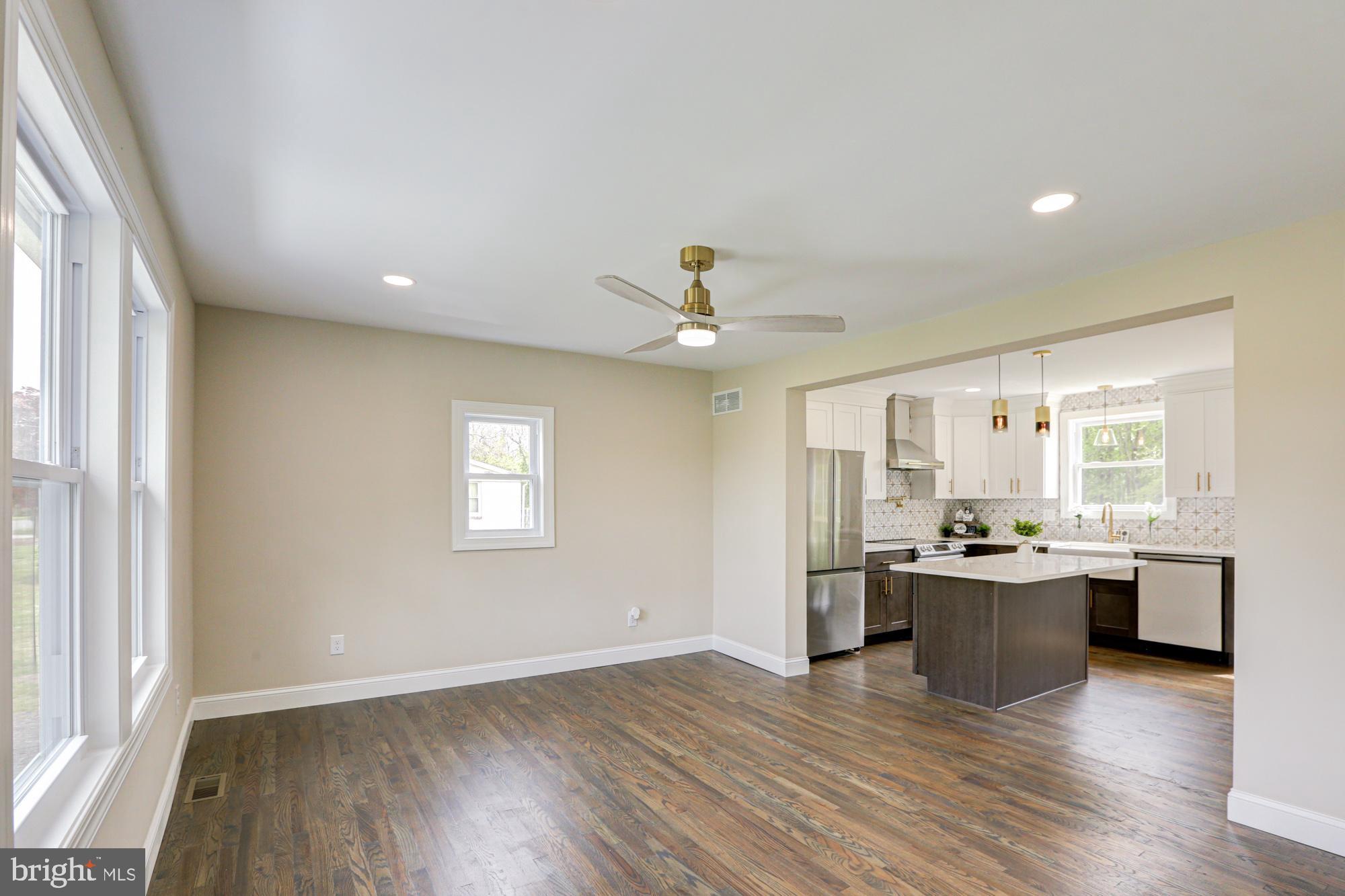 455 Fort Mott Road Pennsville, NJ 08070 - Photo 8 of 97 Living Room