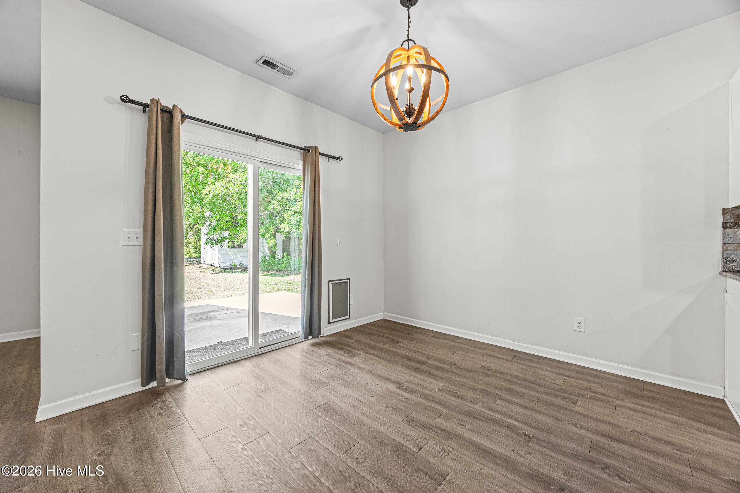 109 Mardella Way Holly Ridge, NC 28445 - Photo 15 of 47 22_dining area