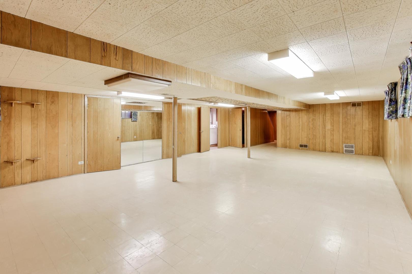 820 North Delphia Avenue Park Ridge, IL 60068 - Photo 19 of 24 a view of an empty room