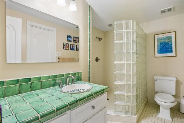 $1,400,000 | 6635 Minola Street, Houston, TX 77007