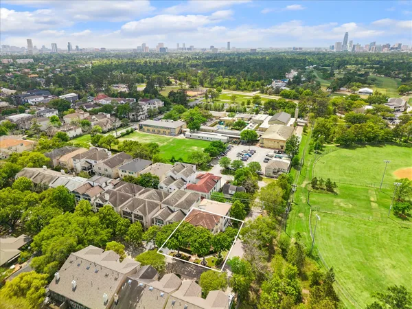 $1,400,000 | 6635 Minola Street, Houston, TX 77007