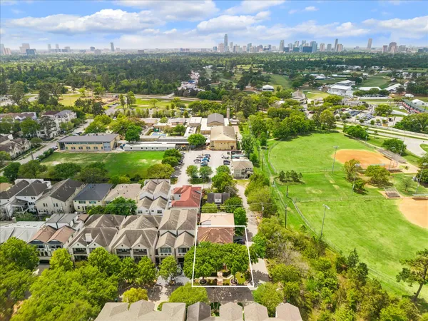 $1,400,000 | 6635 Minola Street, Houston, TX 77007