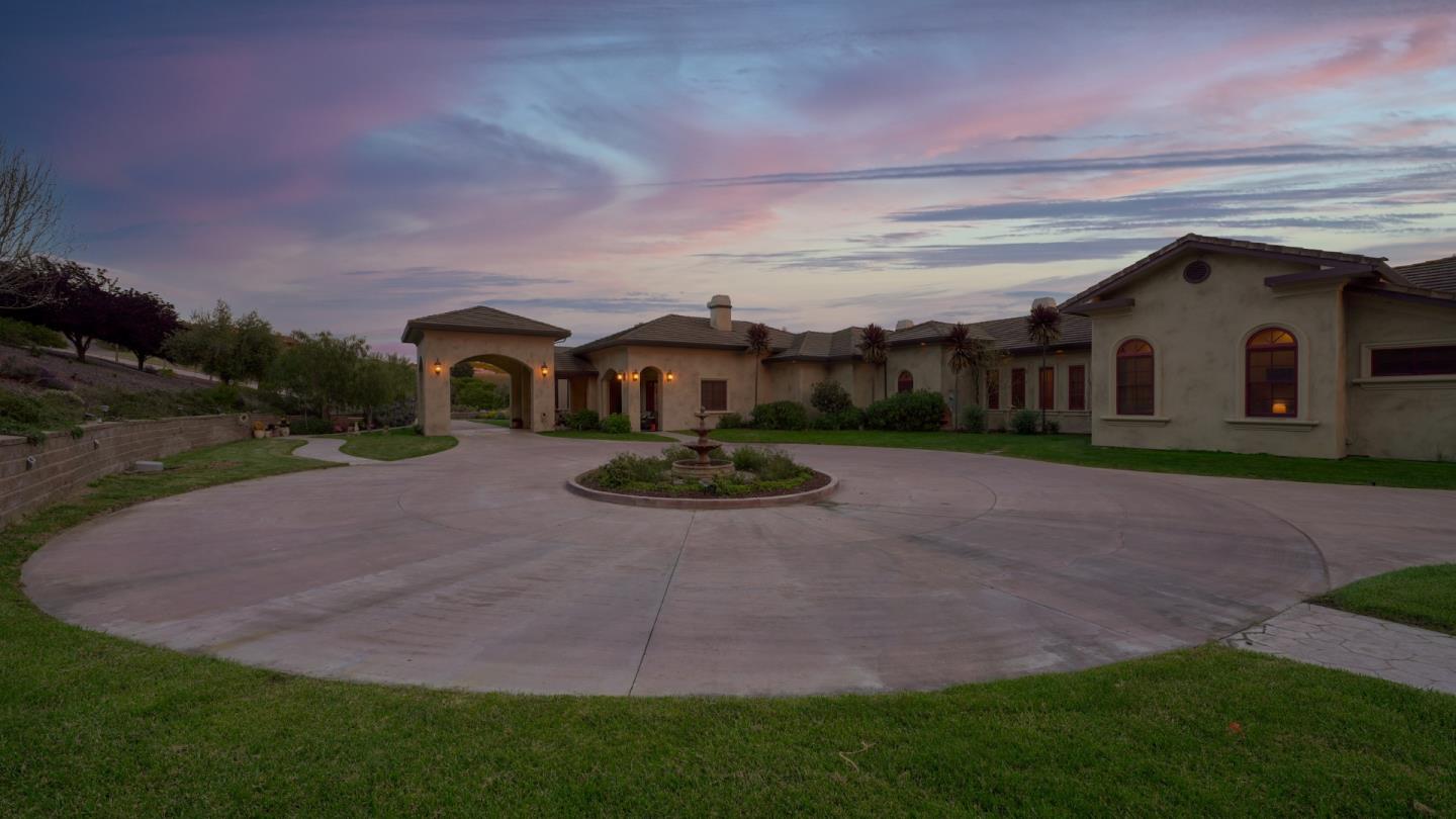 8654 Carolines Ridge Road Salinas, CA 93907 - Photo 2 of 47 Gallery Image 2
